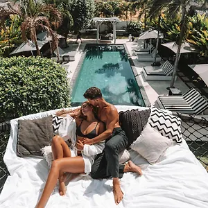 https://white-palm-hotel-bali-jalan-pantai-balangan.ubudhotelsnow.com